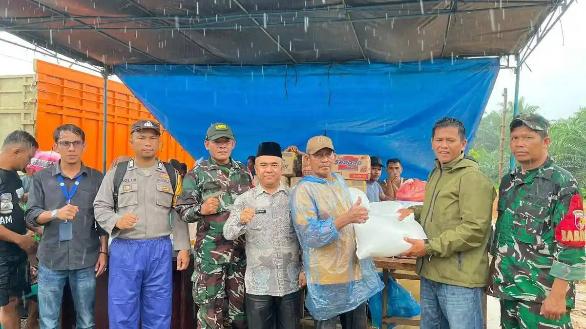 Bupati Yulianto Apresiasi Perusahaan Kelapa Sawit di Pasaman Barat Ikut Salurkan Bantuan