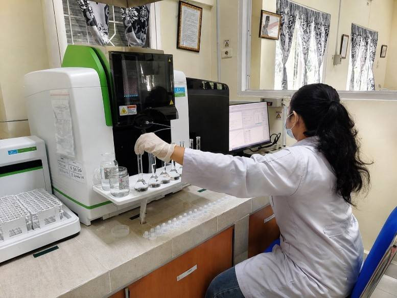 KARAKTERISASI LABORATORIUM KALIUM PADA TANAH, DAUN, DAN PUPUK KCl/ MOP: DASAR STRATEGI PEMUPUKAN BERBASIS ANALISIS UNTUK MENINGKATKAN PRODUKSI KELAPA SAWIT (Elaeis guineensis Jacq.)